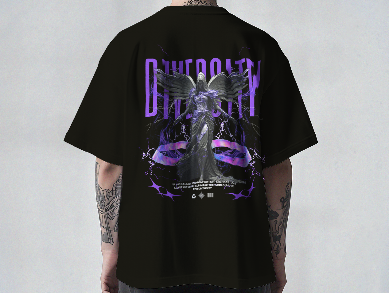 Camiseta Hidden Badge